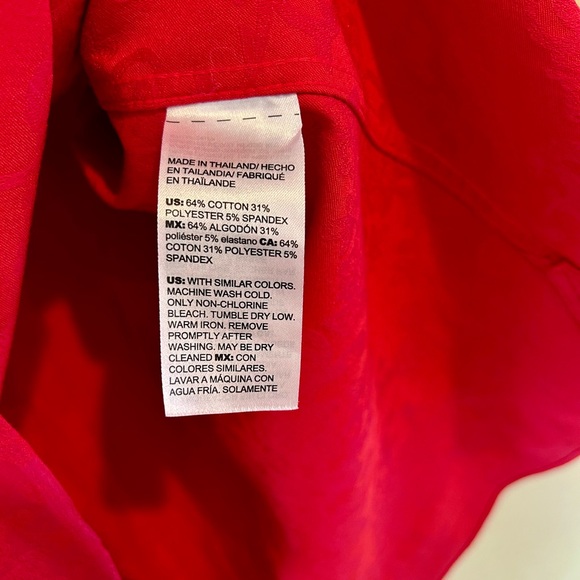 Chico's Bold Red Floral Texture Collared Blouse Size 14 Workwear Spring Cotton - Picture 6 of 6